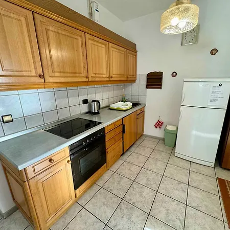 In 53136 * Jadranovo