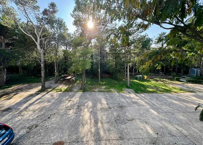 In 53136 * Jadranovo