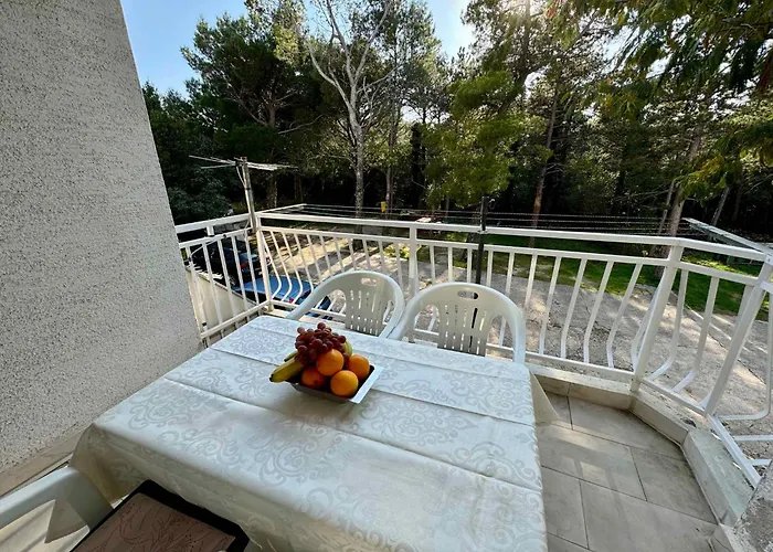 Apartment In 53136 *