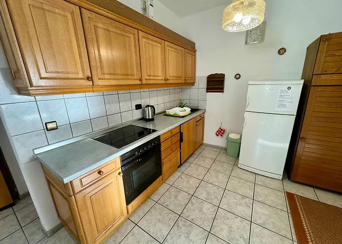 In 53136 * Jadranovo